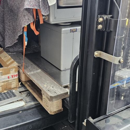 Die ersten Einrichtungsgegenstände sind auch schon eingetroffen,