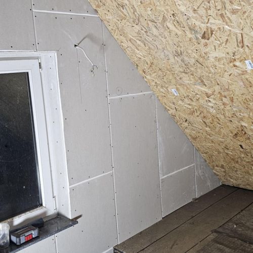 Das Ergebnis des fertigen Trockenbaus - obwohl aktuell keine Heizung vorhanden ist, wurde es nicht wirklich kalt und von der Straße hört man auch nichts mehr,