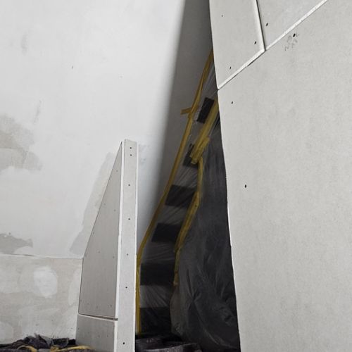 Es würde später nicht durch die kleine Kerkertür passen!