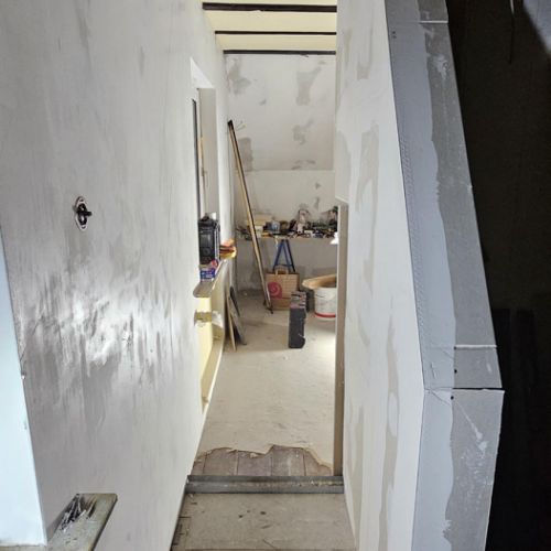 Das kleine Treppenhaus hoch zum Kerker ist auch fertig gebaut.